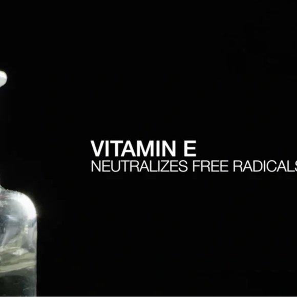 OPI Pro Spa Skincare Set: Protective Hand Serum 225 ml + 2 Adv. Softening gloves - Picture 5 of 16